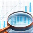 Illustration d'une loupe et de graphiques analysant le marché et la concurrence